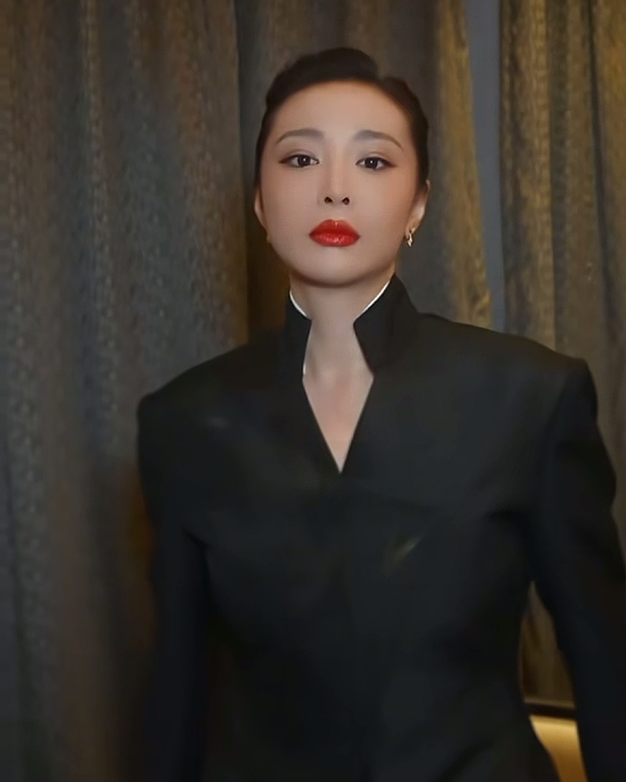 又亲密的高叶亲爱的仇敌高清剧照理想之城电视剧里的 高叶 饰 吴红玫
