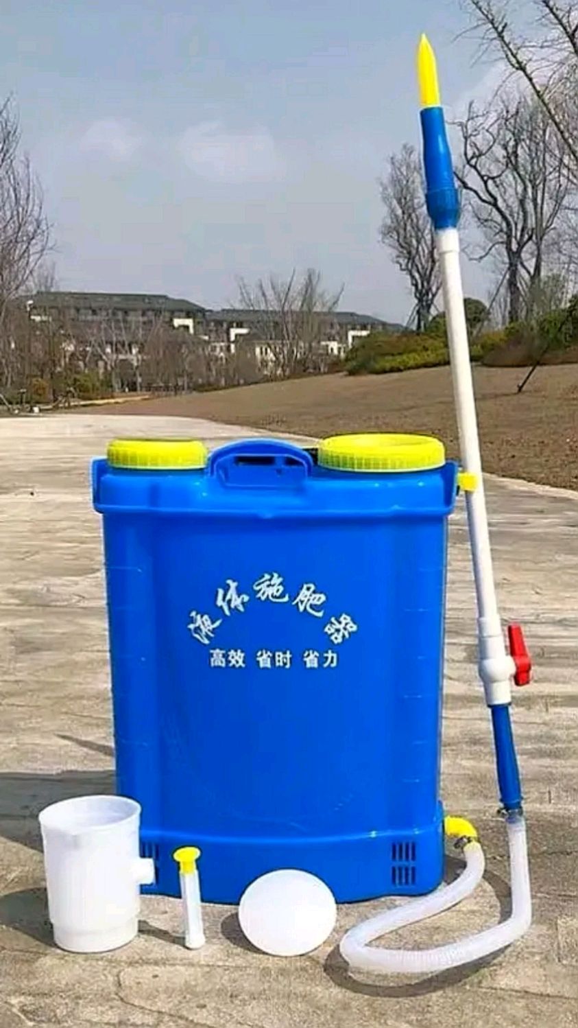施肥器