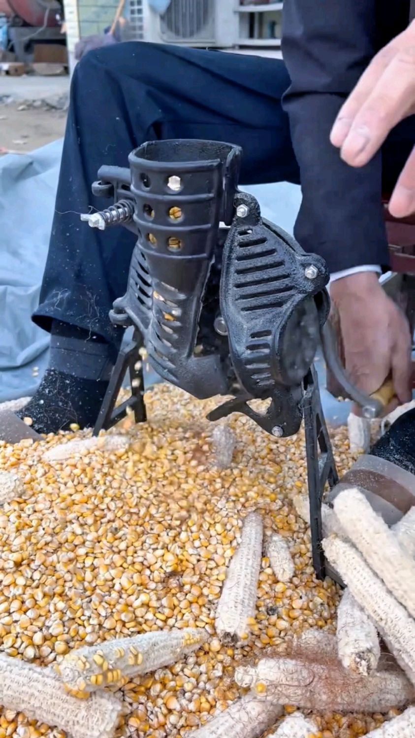 玉米脱粒神器 #玉米脱粒机 玉米脱粒器