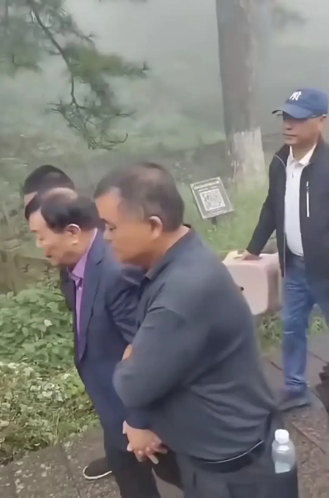 曹德旺的虔诚,大佬中无出其右!