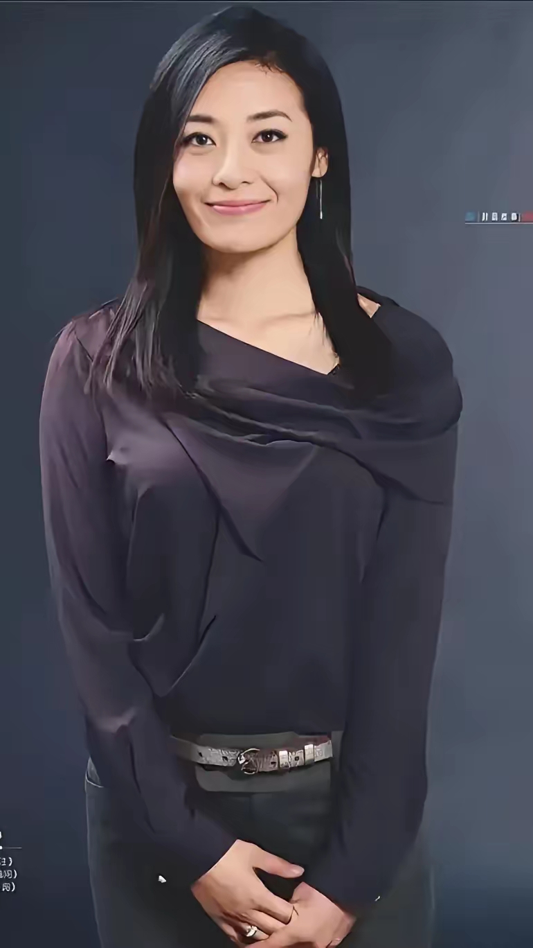 慕林杉1978年生于天津,毕业于中国传媒大学