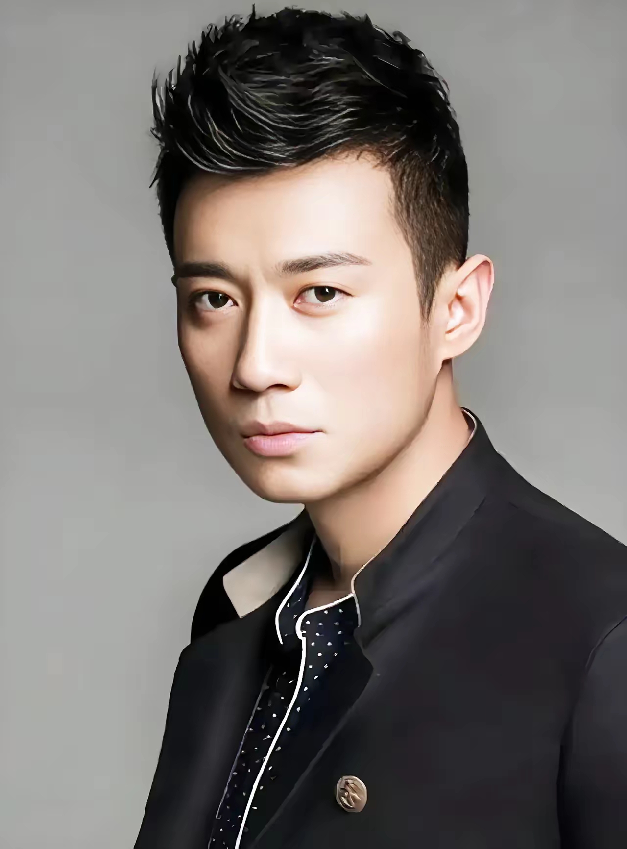 徐洪浩,中国内地男演员,1973年10月28日出生于安徽省合肥市,毕业于