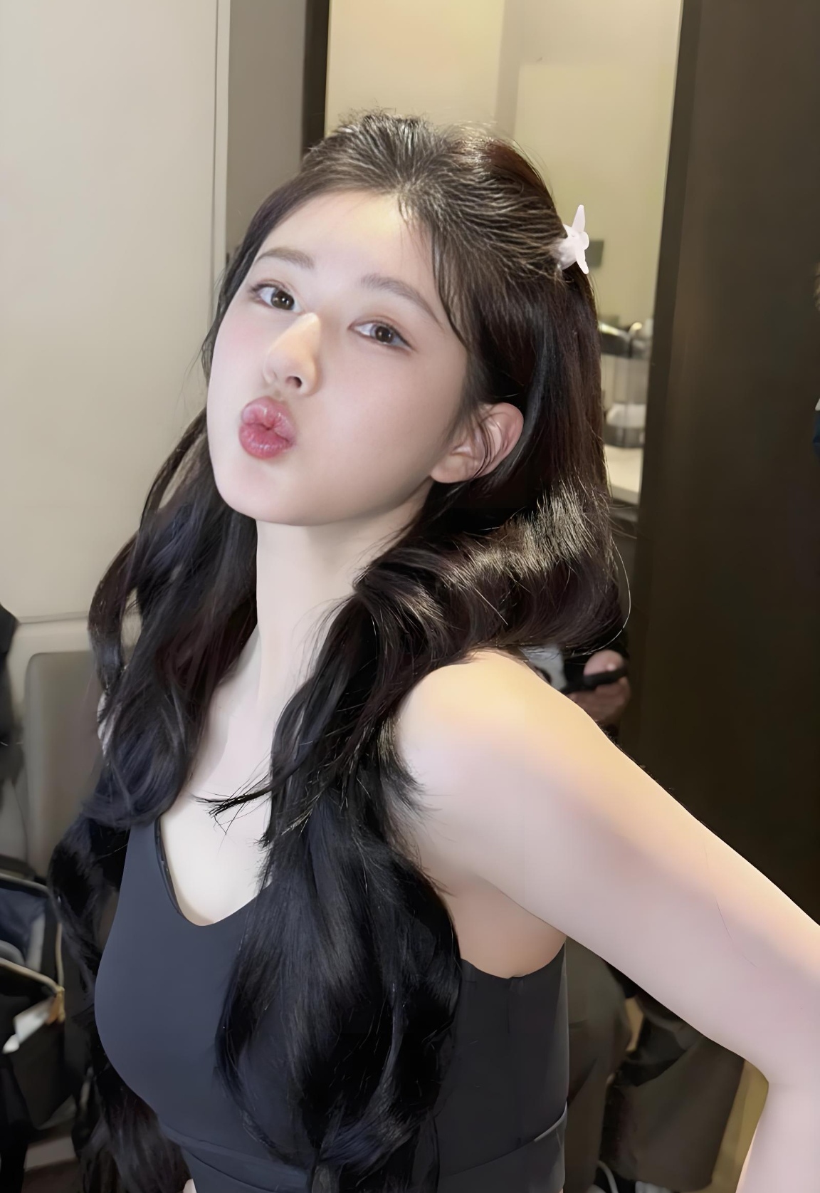 刷到赵露思最近的图,谁没被惊到啊?那状态也太能打了!