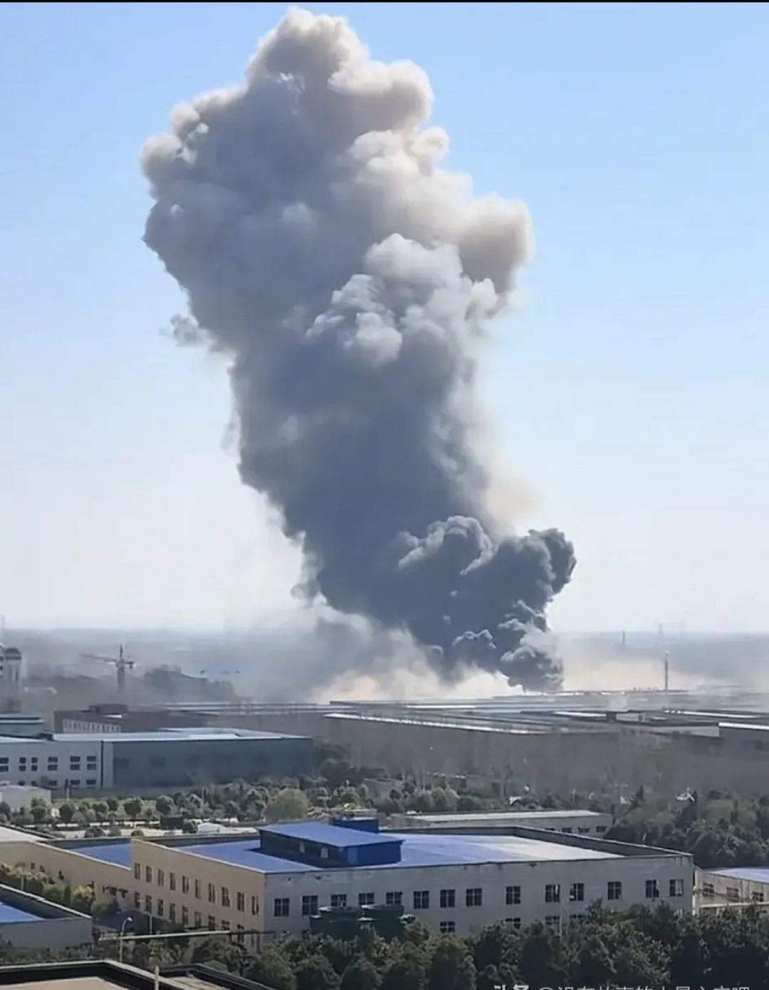 3月20日,河南周口,上午11点09,项城工业园区红旗药厂发生了爆炸