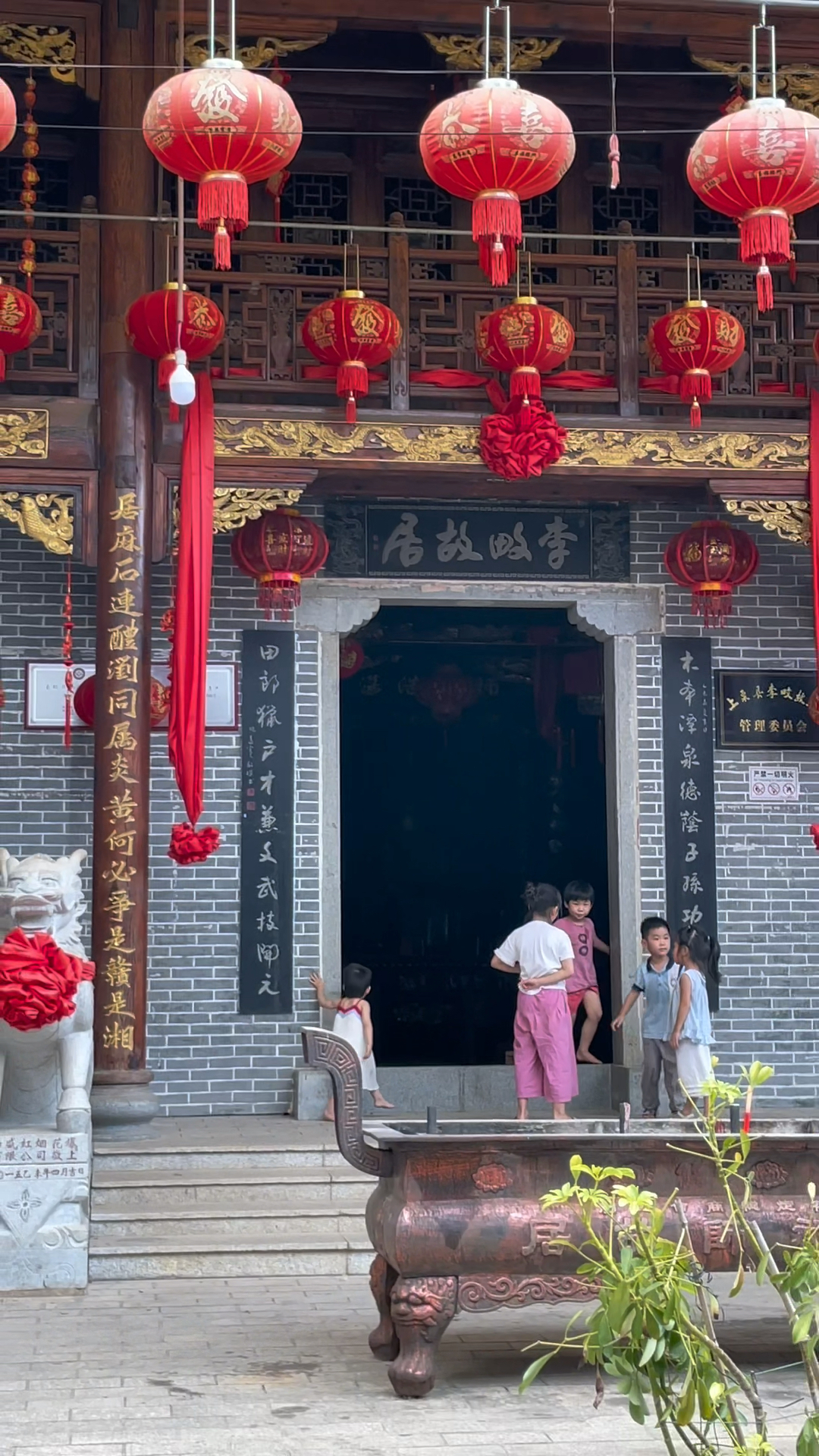 花炮祖师爷李畋,故居在两省交界处,那么他是江西人还是湖南人