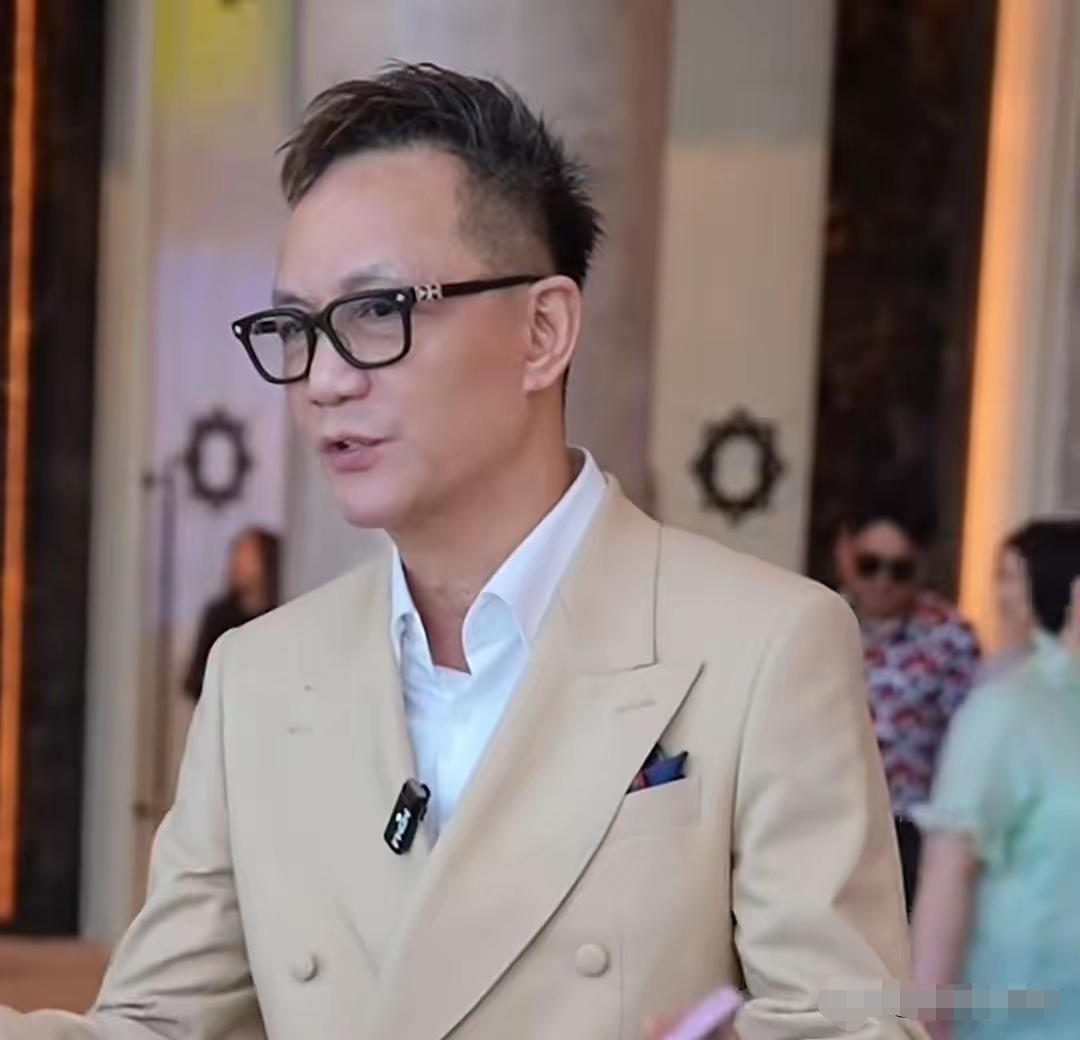 前上海首富周正毅以"慈善助农"名义举办64岁寿宴,席开50多桌,李玲玉