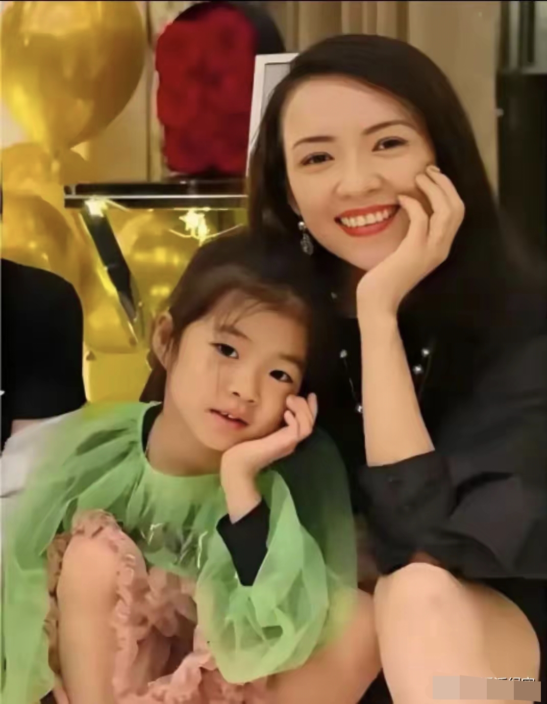 46岁章子怡的9岁女儿醒醒,凭借出色表现为她"争光"