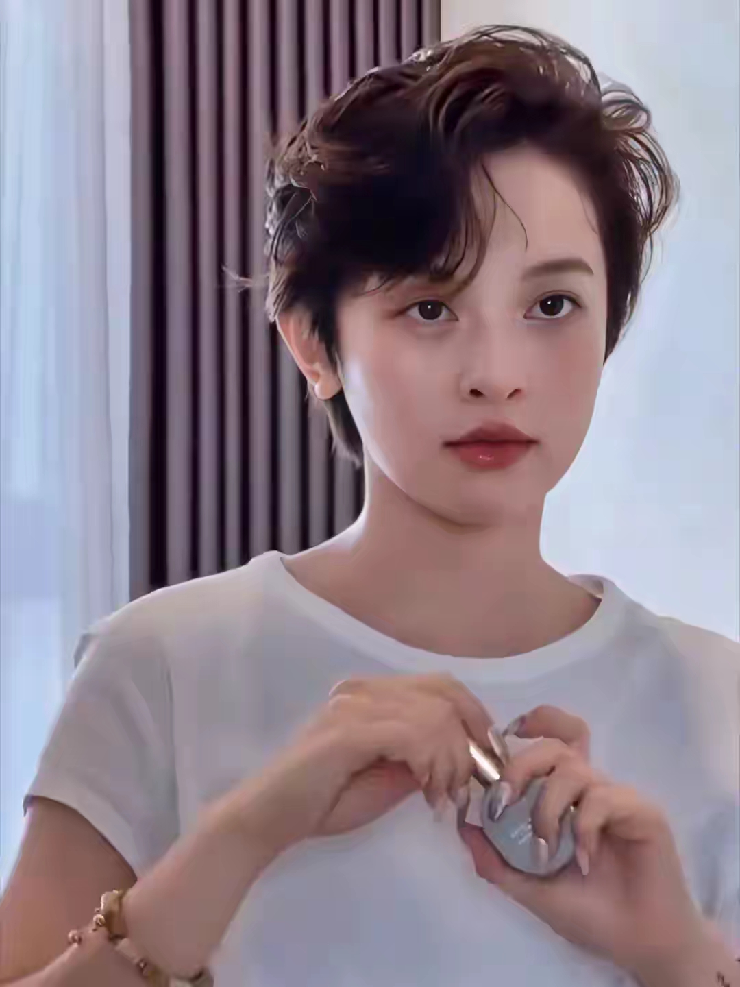 2025新款适合不同脸型和年龄