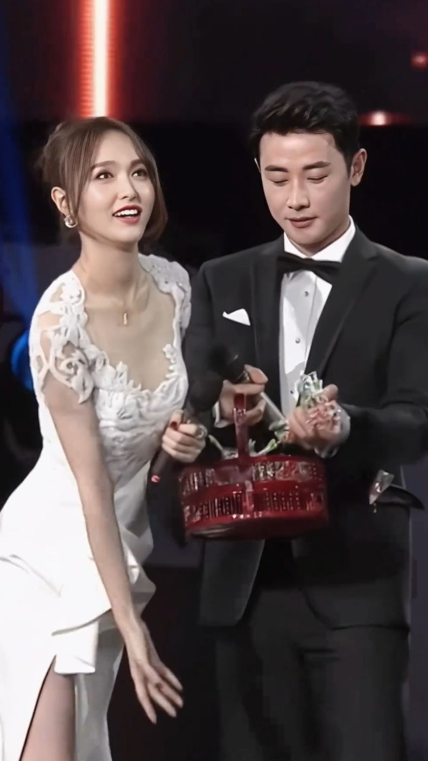 果然嫁给爱情的女人最美!唐嫣婚后被老公罗晋宠成公主#唐嫣罗晋