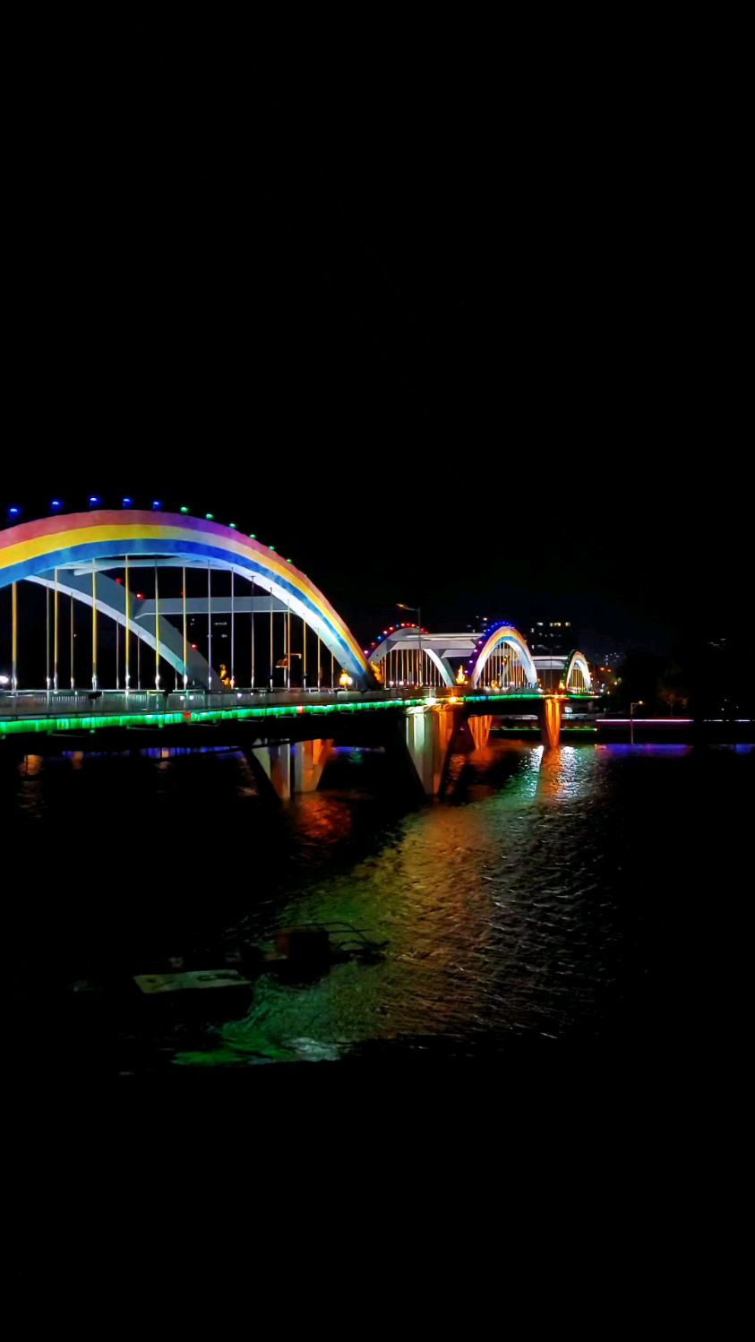 漯河彩虹桥东侧夜景