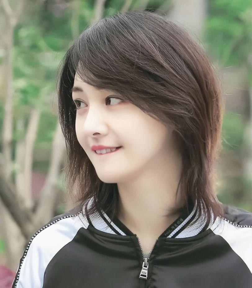 郑爽曾经确实塑造了不少令人印象深刻的角色,也拥有多部出色作品