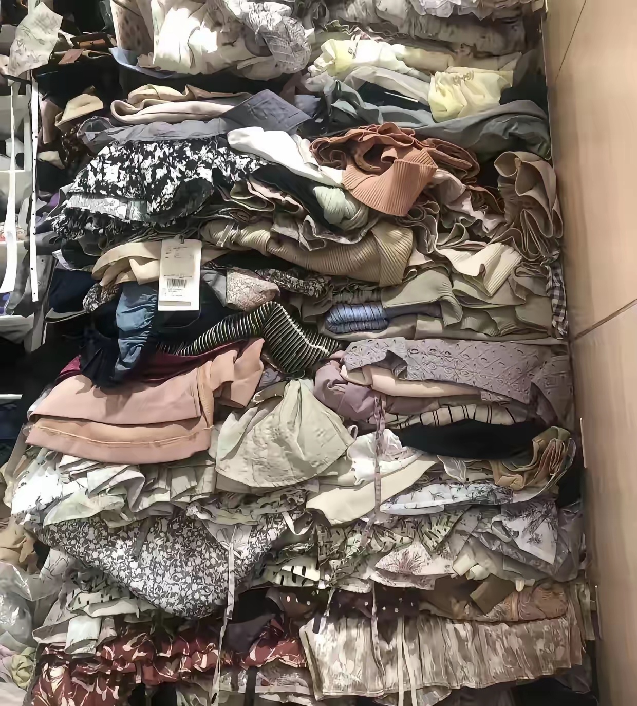 买衣服成瘾,这毛病咋改?