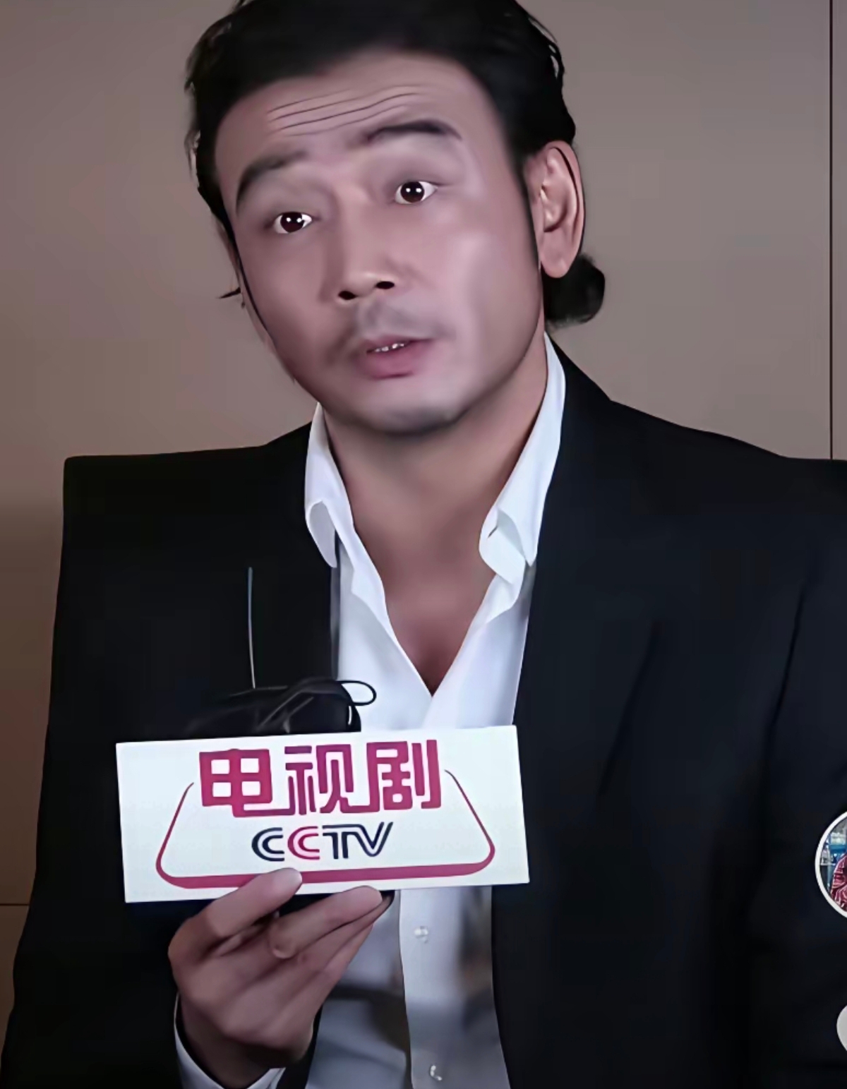二是现在杨烁人气并不旺拍摄这部电视剧啊有助于提升知名度