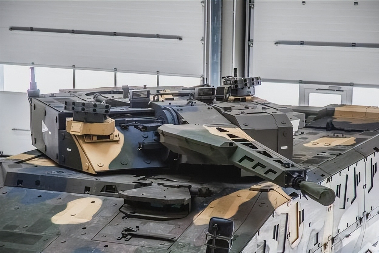 装备欣赏:德国莱茵金属 kf41"猞猁"步兵战车,该车被认为目前各项性能