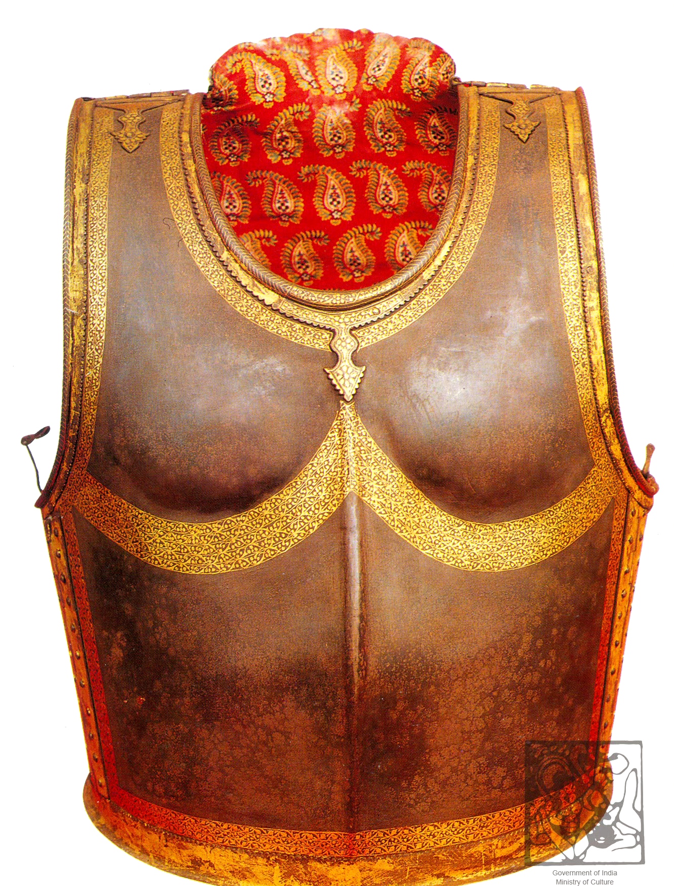 新德里的印度国家博物馆收藏的胸甲,出自印度,外形类似中欧铜器时代或