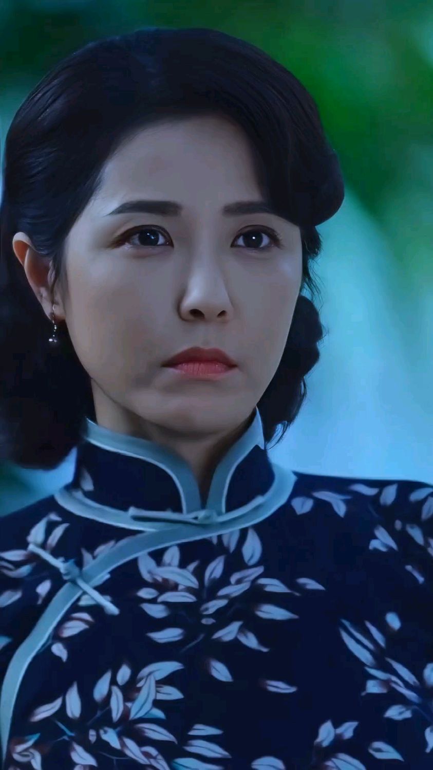 岁月不败美人曾黎