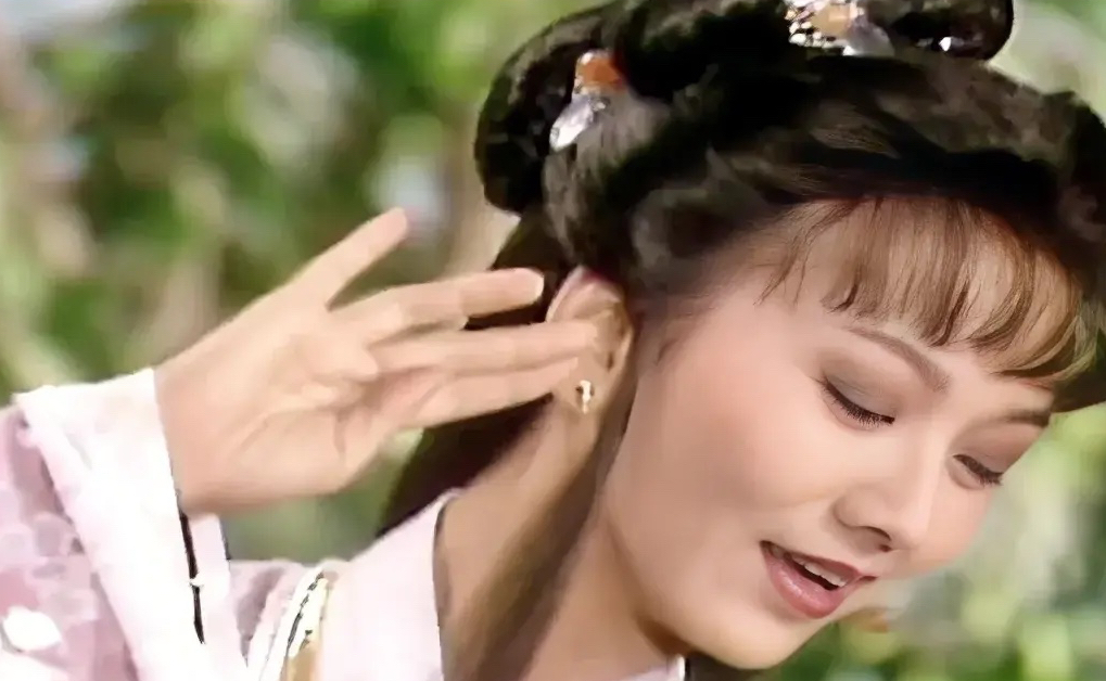终其全剧,得以明白这就是天道,即宿命胡媚娘赵雅芝胡媚娘变身小鲍莲