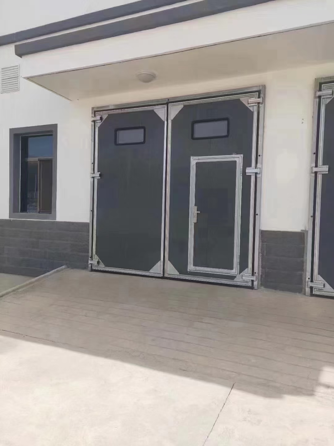 天津工厂大门维修 天津车间平开门维修 天津工业提升门维修