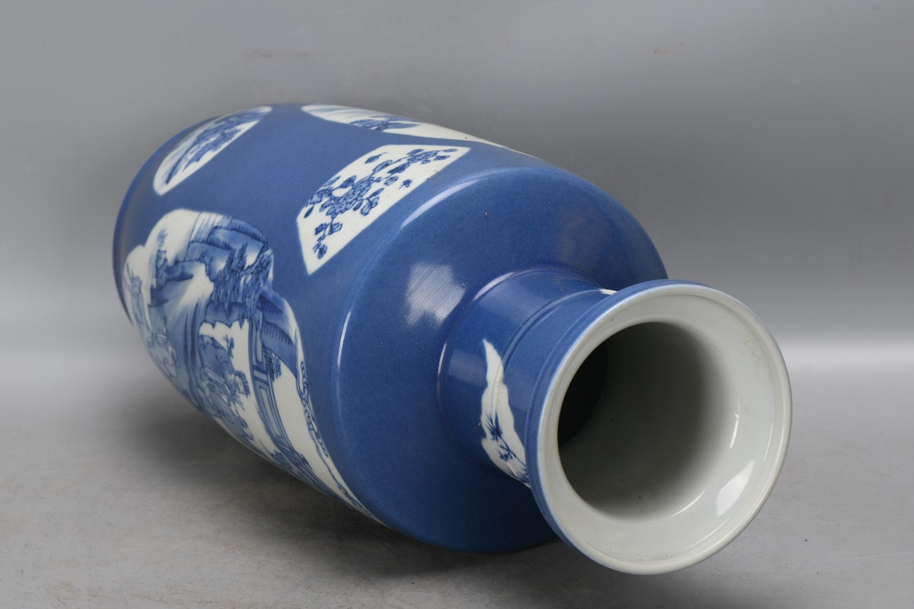 大清康熙雪花蓝开窗八仙过海棒槌瓶