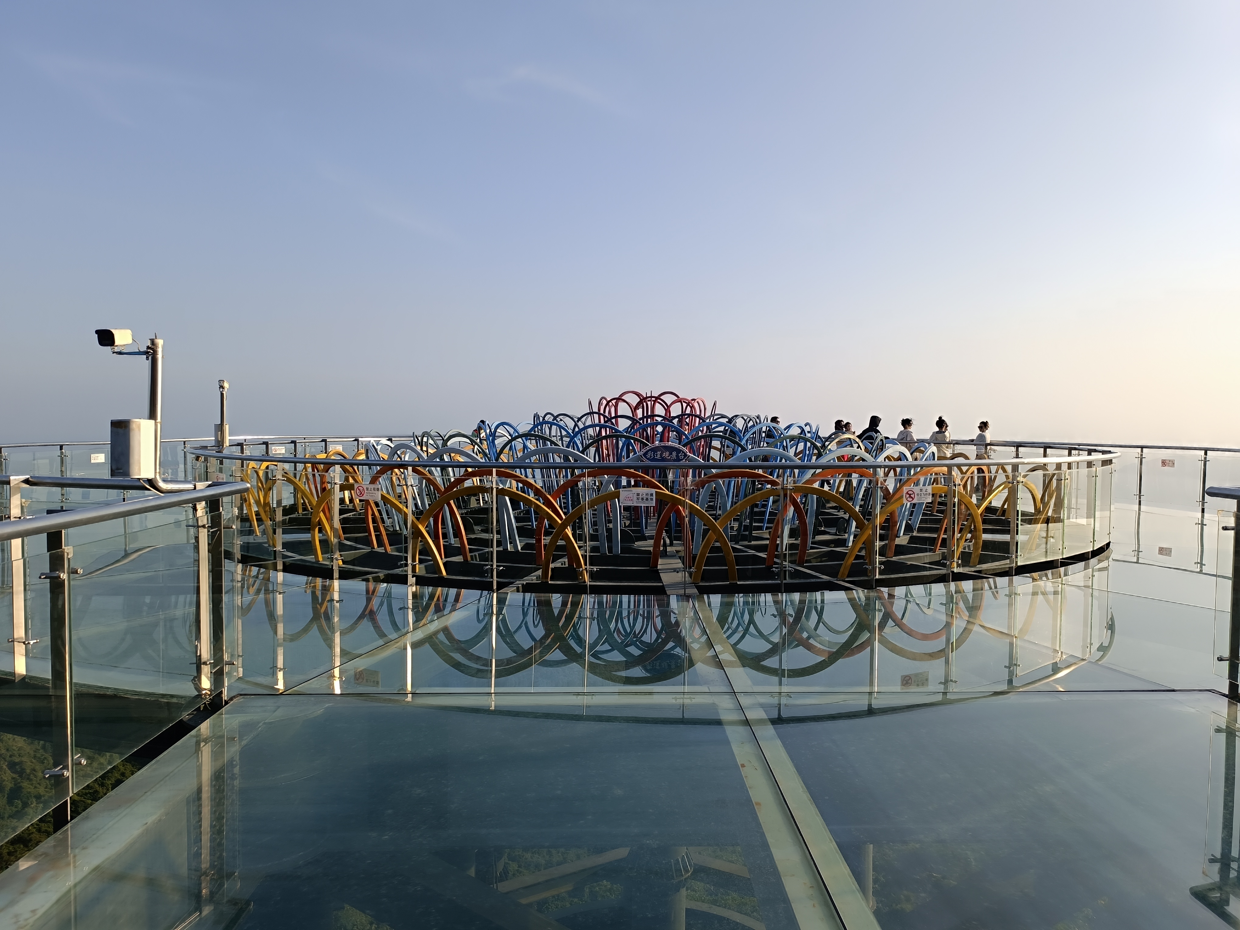 亚龙湾森林公园玻璃栈道