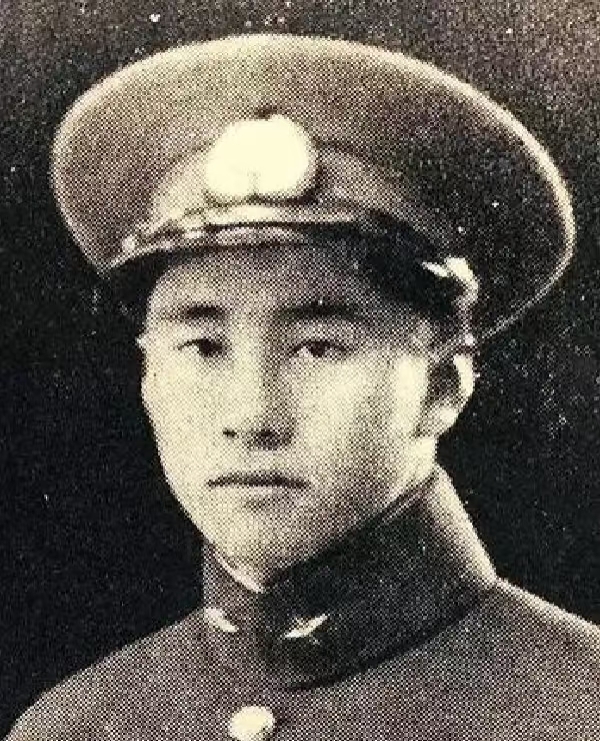 民国凄美爱情:他22岁殉国, 她19岁殉情