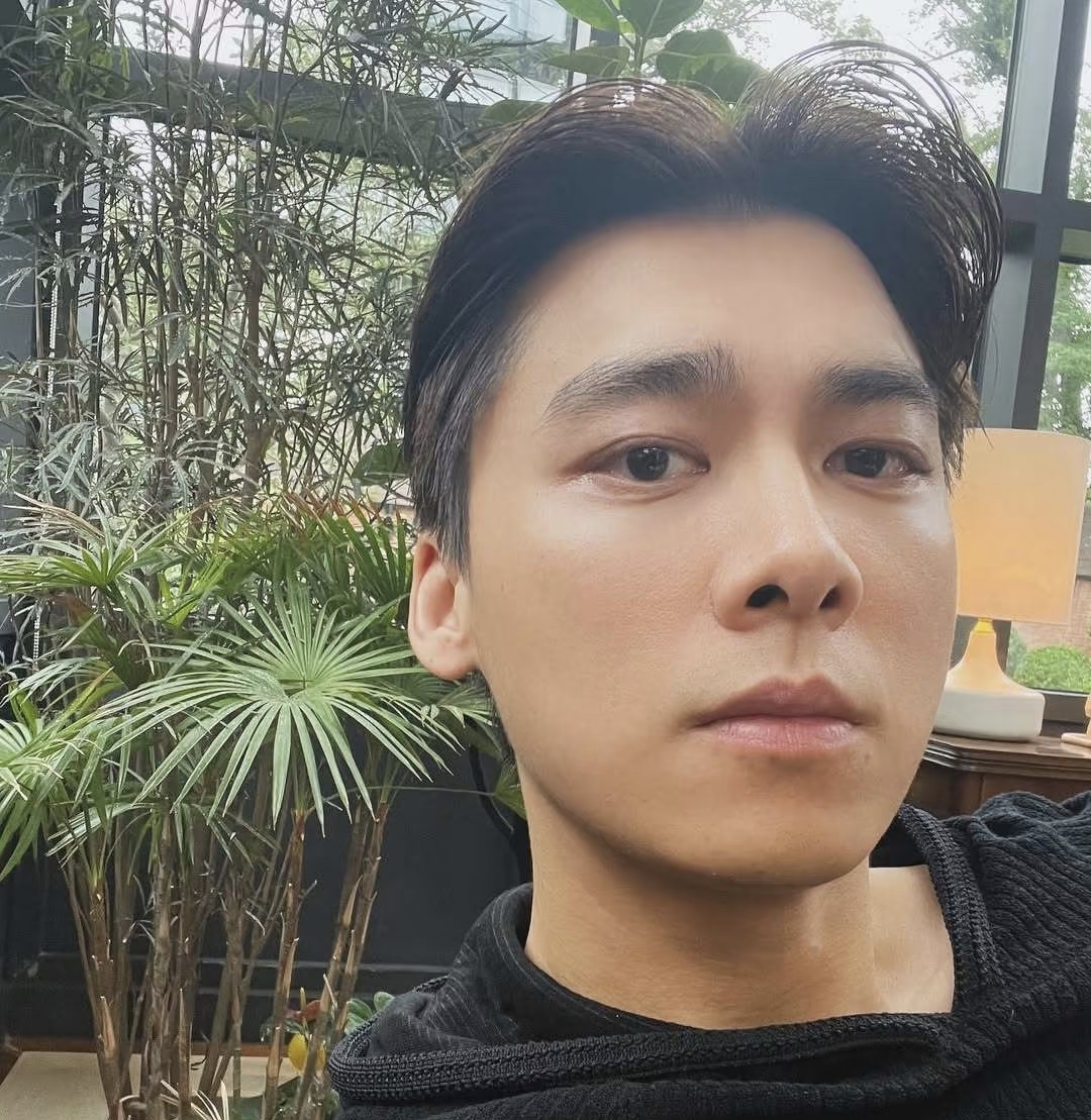 李易峰又上黑热搜公司被执行近5000万这操作比嫖娼还秀?