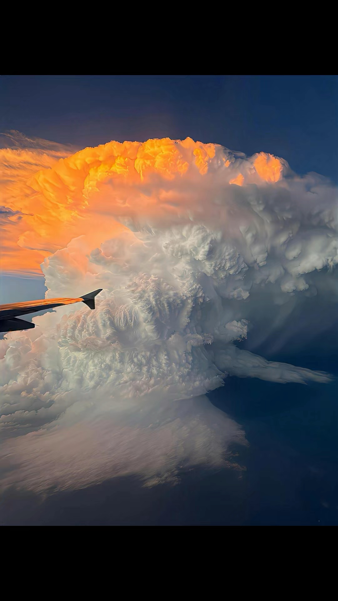 看我在飞机上拍到的云