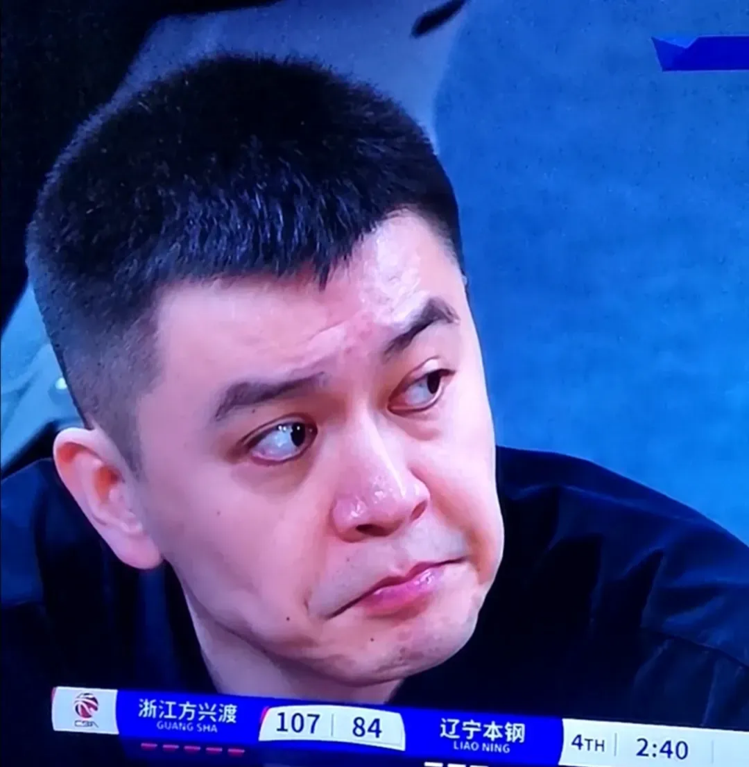 杨鸣icon太难了!安安静静的常坐场下,这不是他的风格呀?