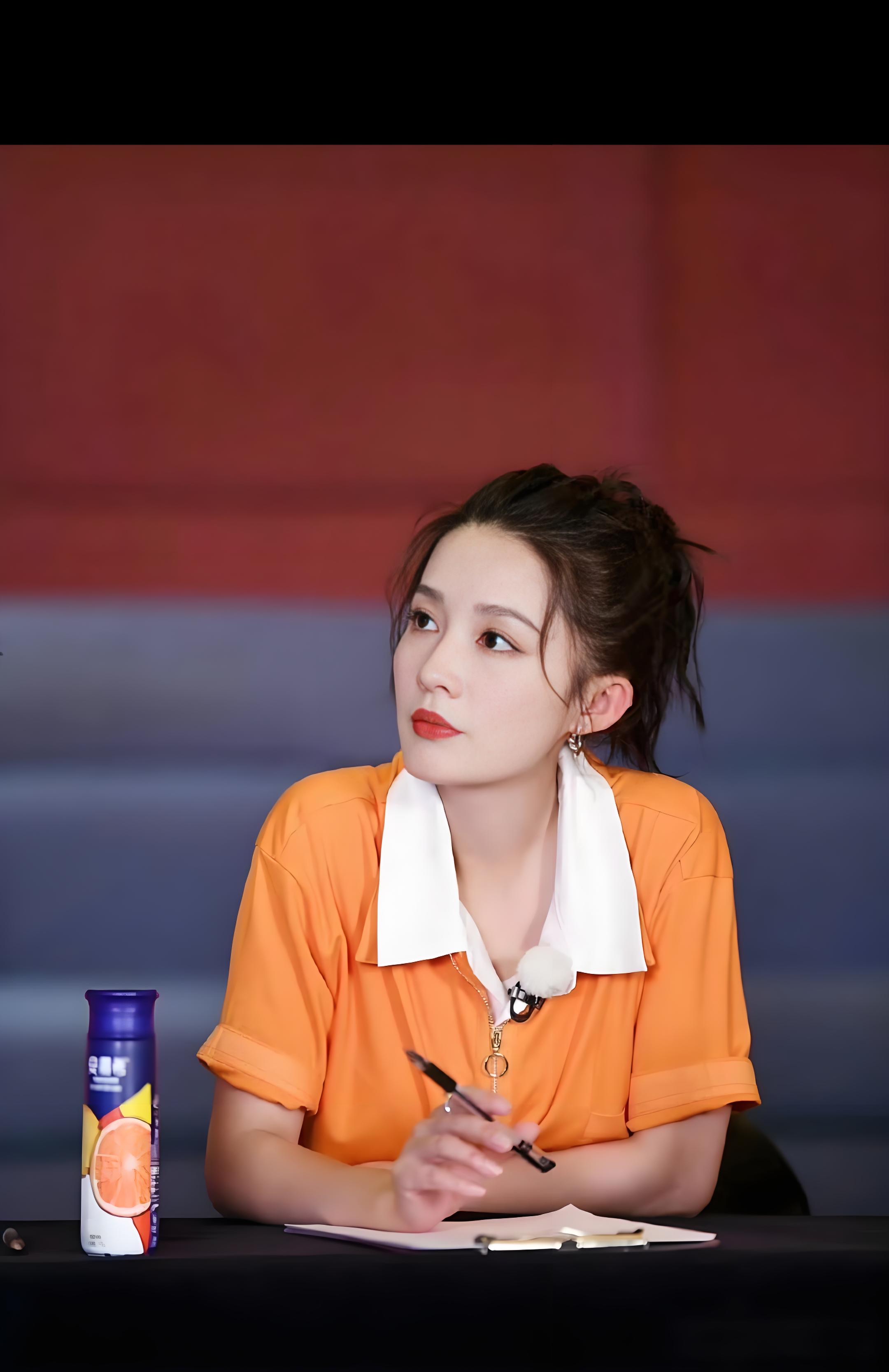 李沁姐弟恋曝光 李沁和小七岁男友的姐弟恋毫无征兆地曝光,瞬间在娱乐