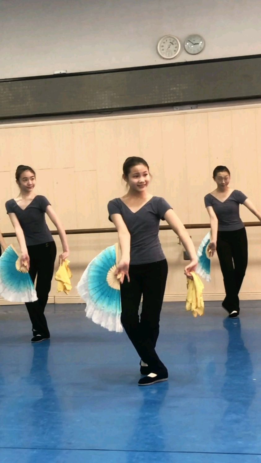 北音舞小王老师安徽花鼓灯舞蹈课堂随拍