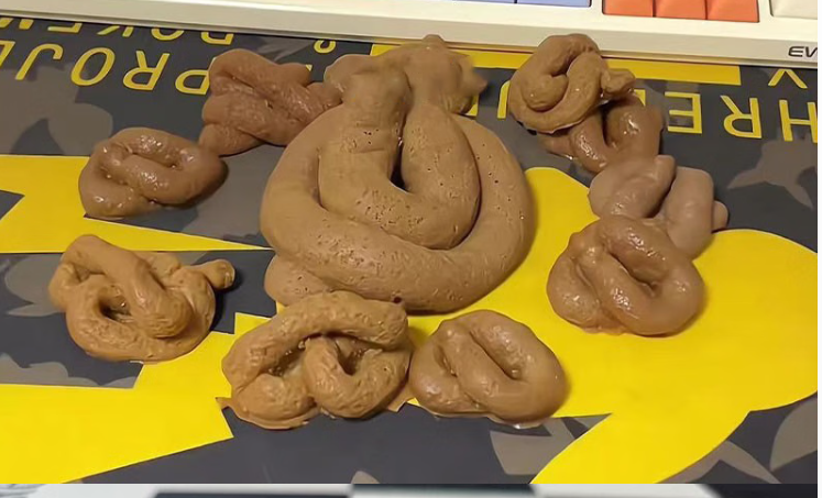 近年来,一种名为"大便便屎粑粑捏捏乐"的奇葩整蛊减压玩具悄然走红