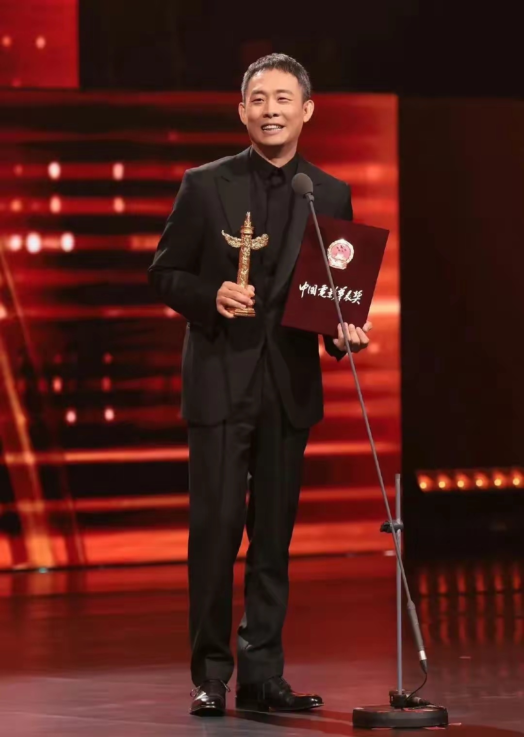 4月份影帝张译宣布暂时息影;