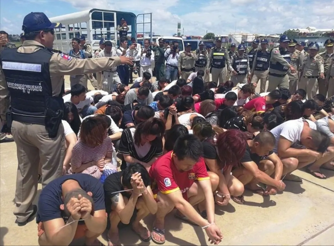 在缅甸的一个罪恶园区里,这里关押着来自各地的上万