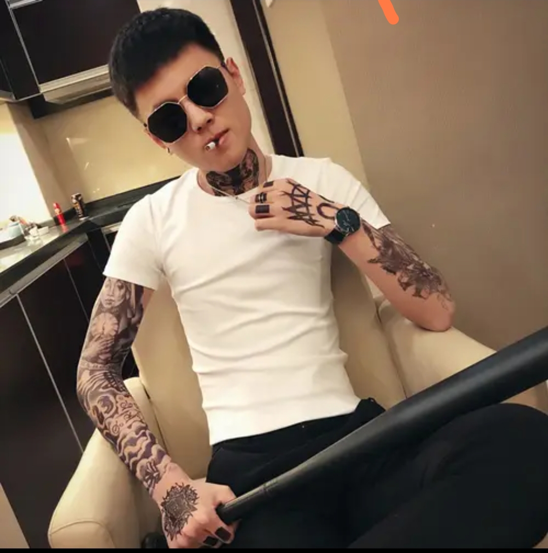 规规矩矩的,却很多都是光棍,老大不小了,妹子的手都精神小伙图片社会