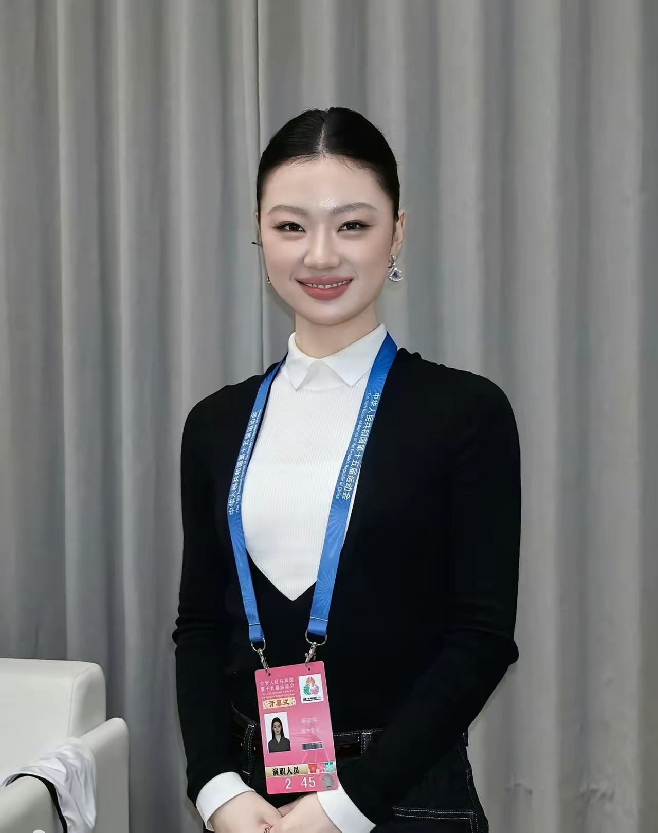 进了体制就是不一样 不信你看单依纯 才23岁就已经