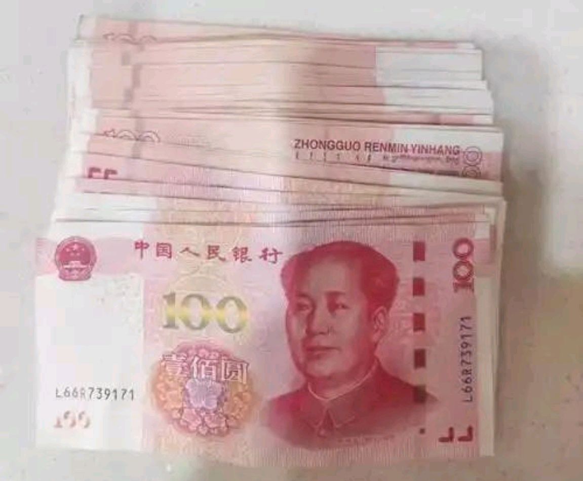 家门口莫名现4000现金,这位业主懵了,究竟是咋回事?