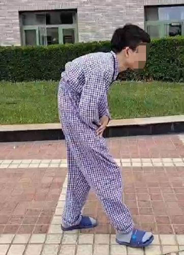 越来越多的眼镜儿,低头儿,驼背儿,太让人揪心了