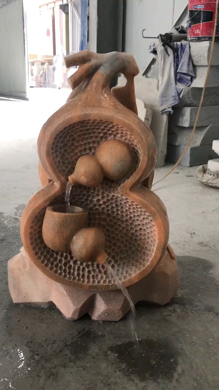 晚霞红流水葫芦雕塑