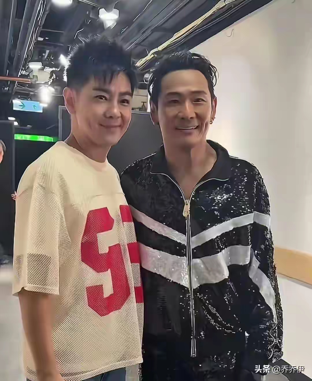 51岁的林志颖出现在杜德伟的香港演唱会上这状态看着就像20岁的人真