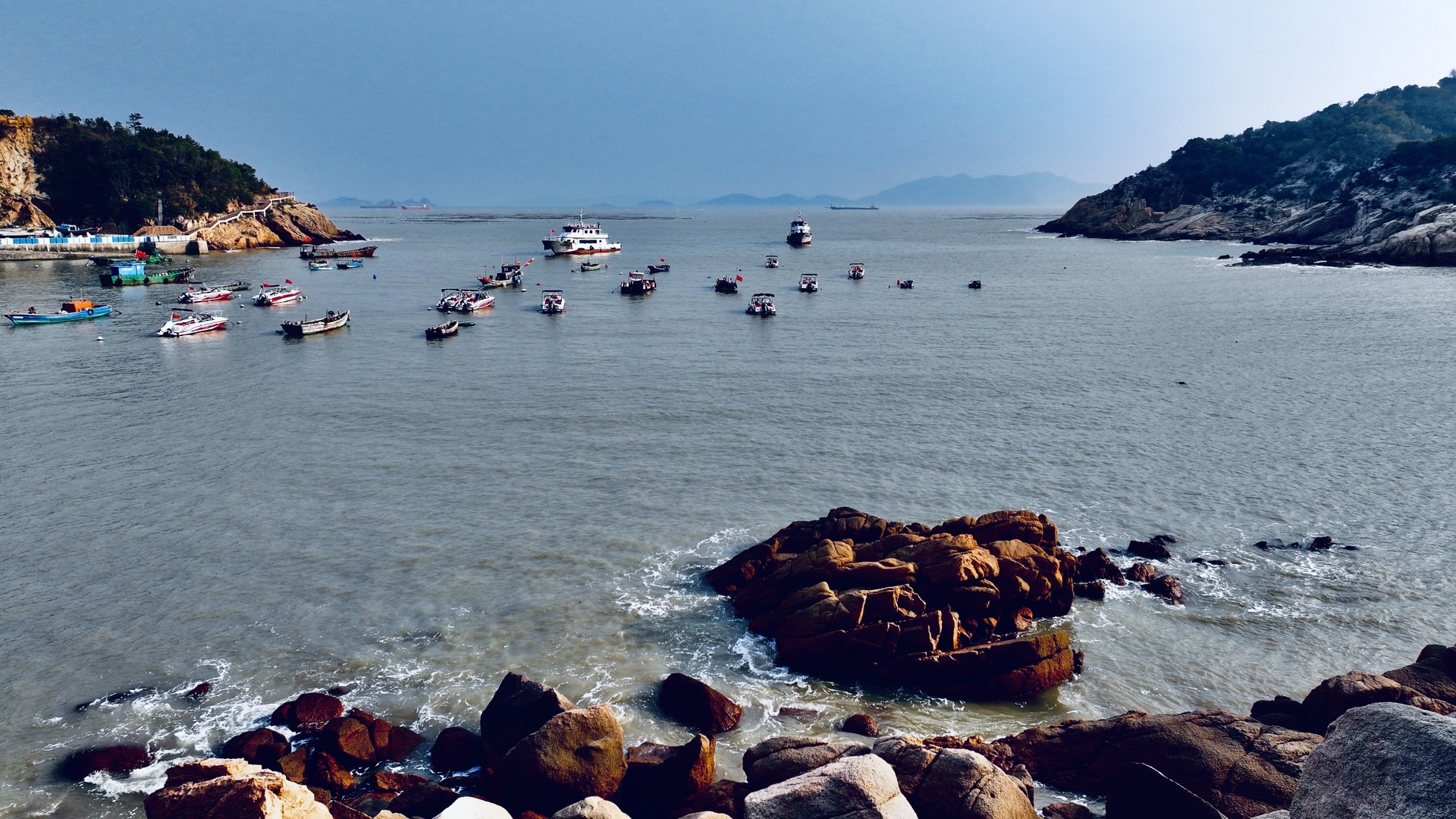 洞头的观音礁,在大门岛上,其实不适合这个季节来旅游,整个景区几乎空