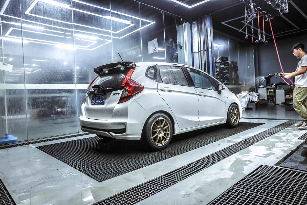 本田飞度改装16寸轮毂分享