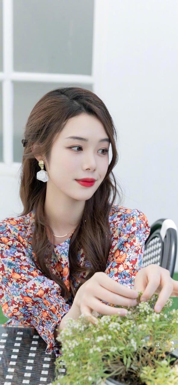 温婉贤淑,清丽脱俗!#清纯美女# #唯美# #壁纸