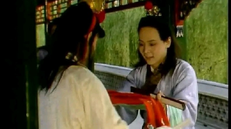 蒋玉菡是职业演员,柳湘莲是业余演员