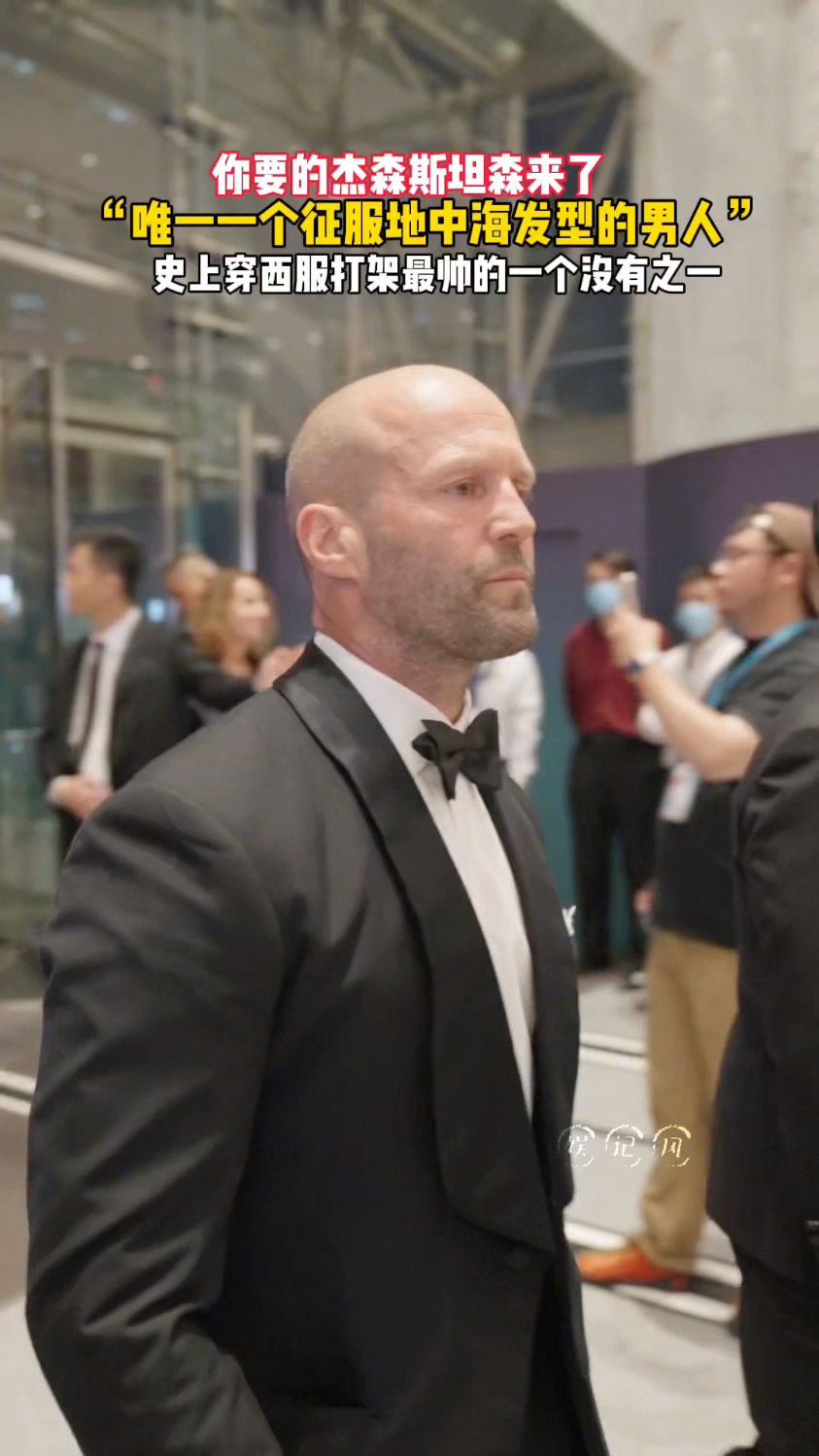 杰森斯坦森 史上穿西服打架最帅的一个,没有之一