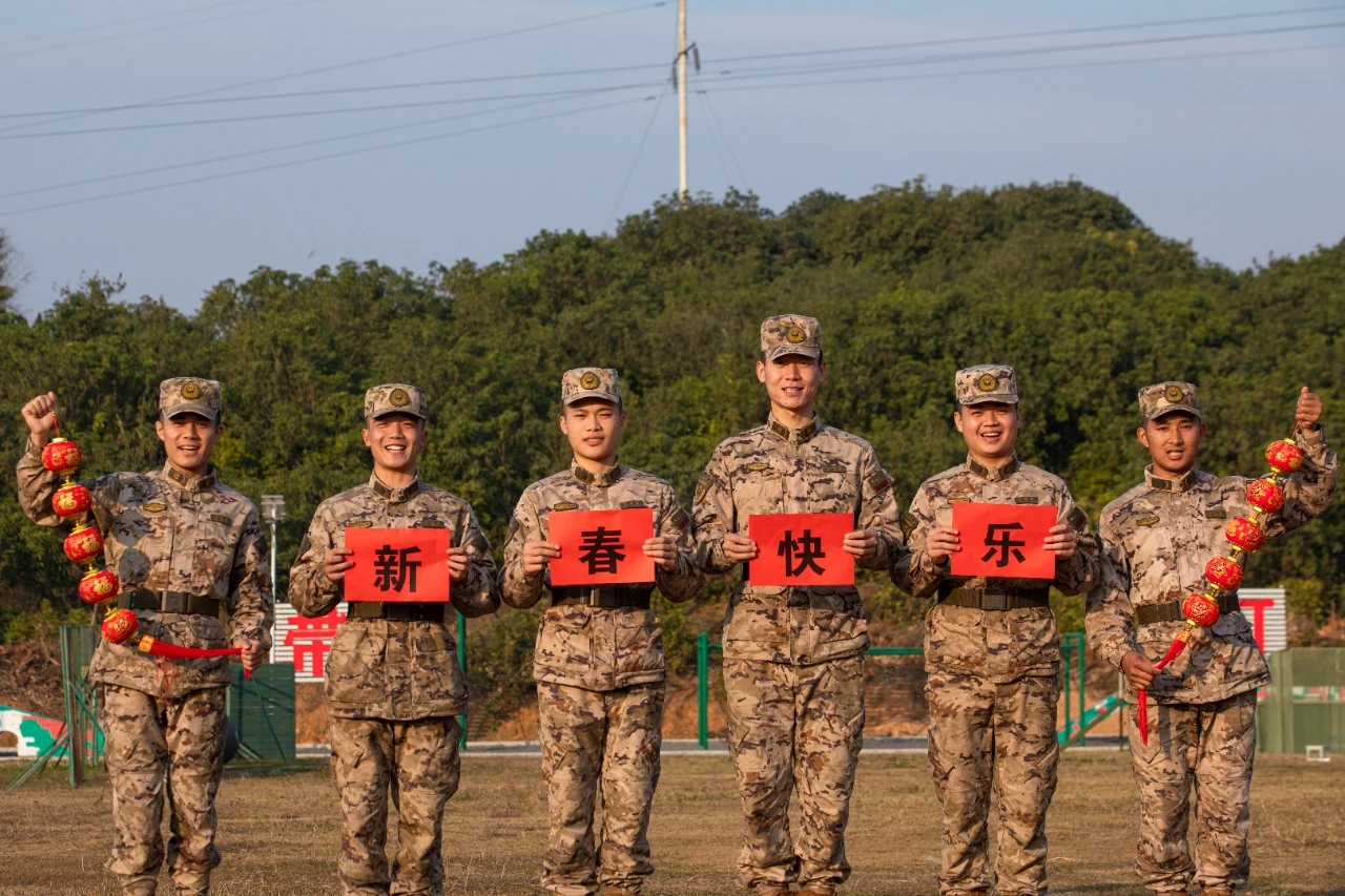 小编邀大伙儿一同探营前往武警支队看看属于咱兵哥独特的"年味儿"说起