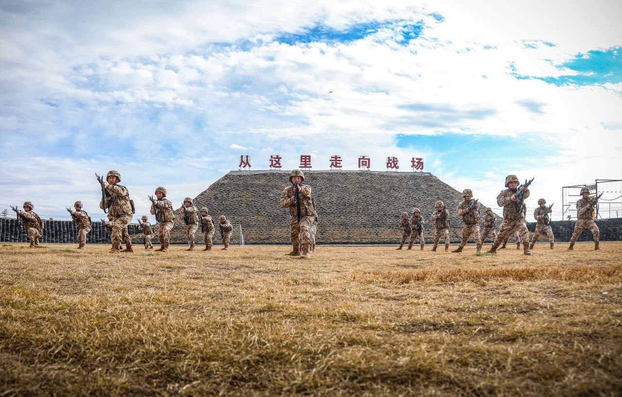 数九寒冬季,高原练兵时