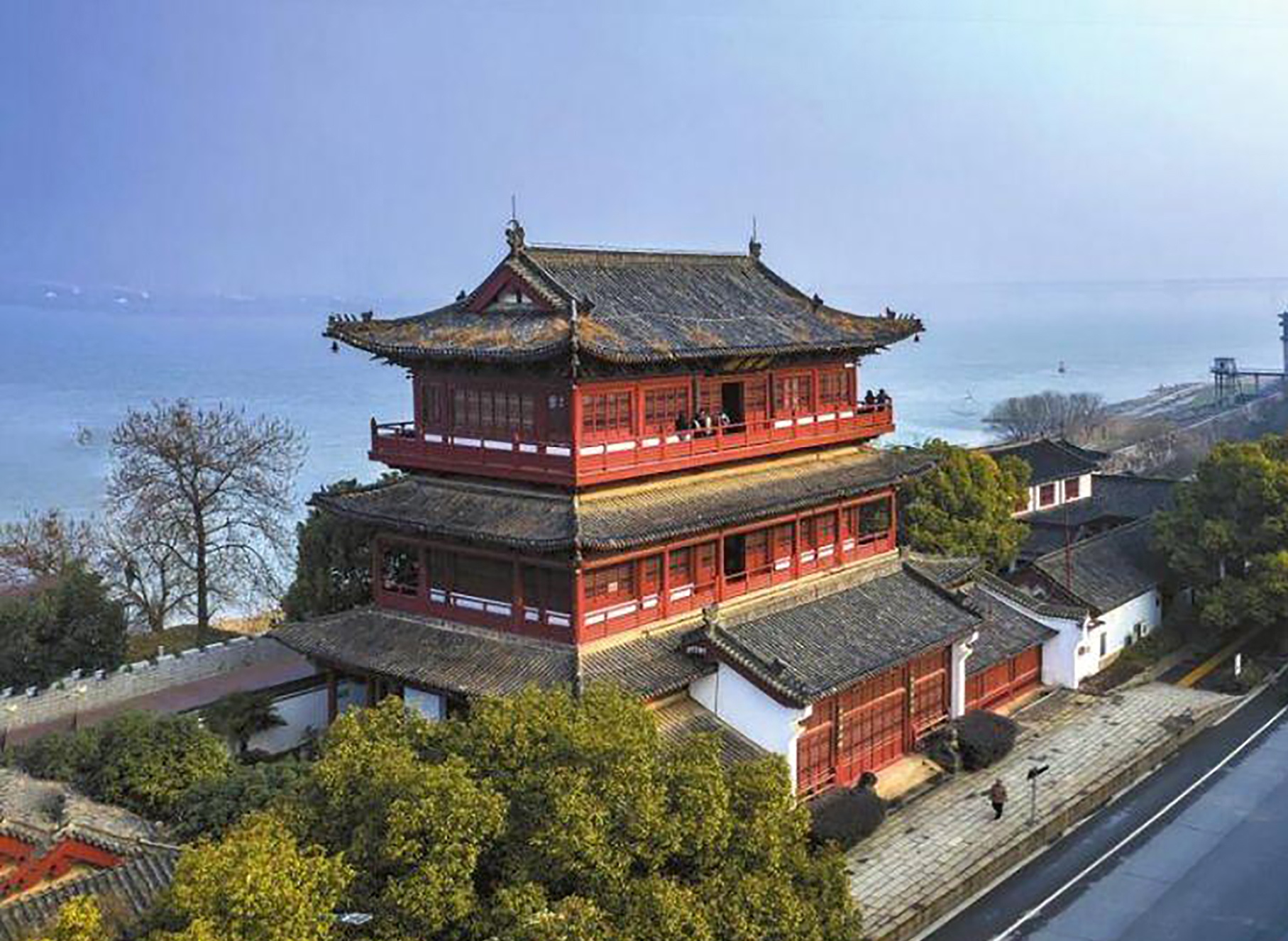 浔阳江是长江流经江西省九江市北部的一段河流,因九江古称浔阳而得名