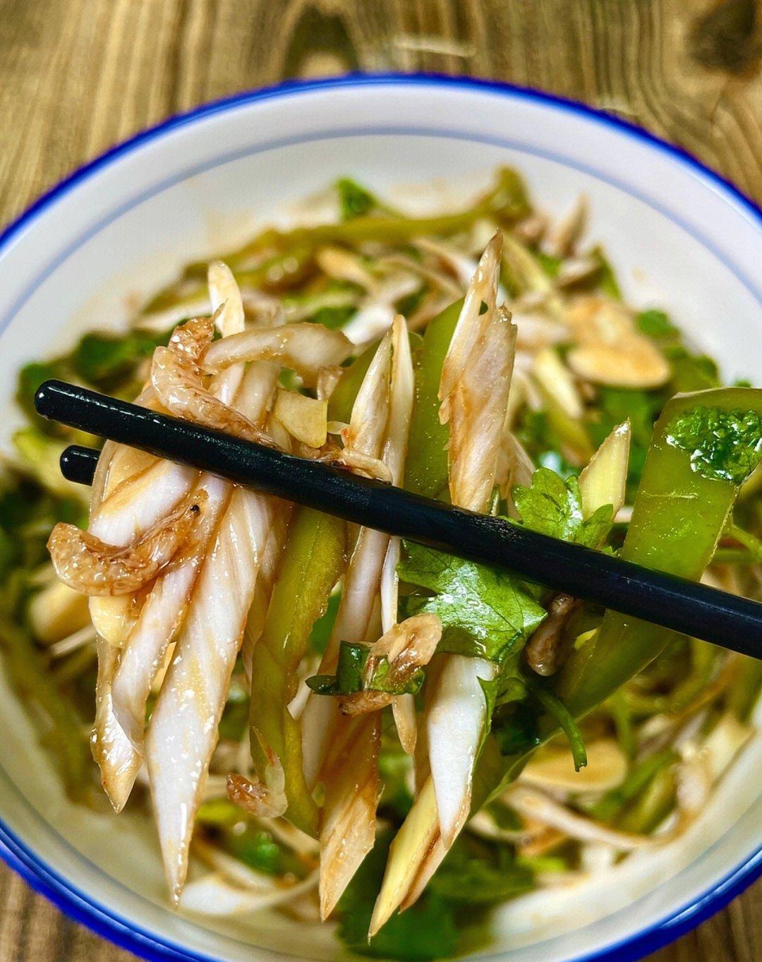 酸辣爽口开胃解腻～ 虾皮是重点 食材大葱丝青椒丝蒜片