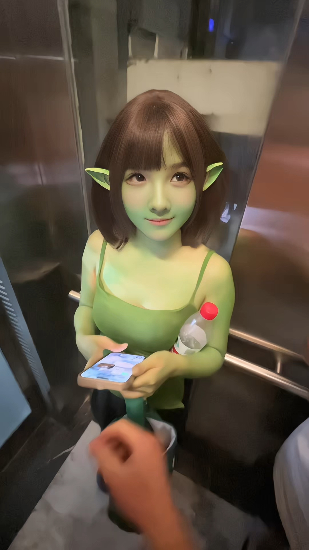 电梯偶遇女哥布林