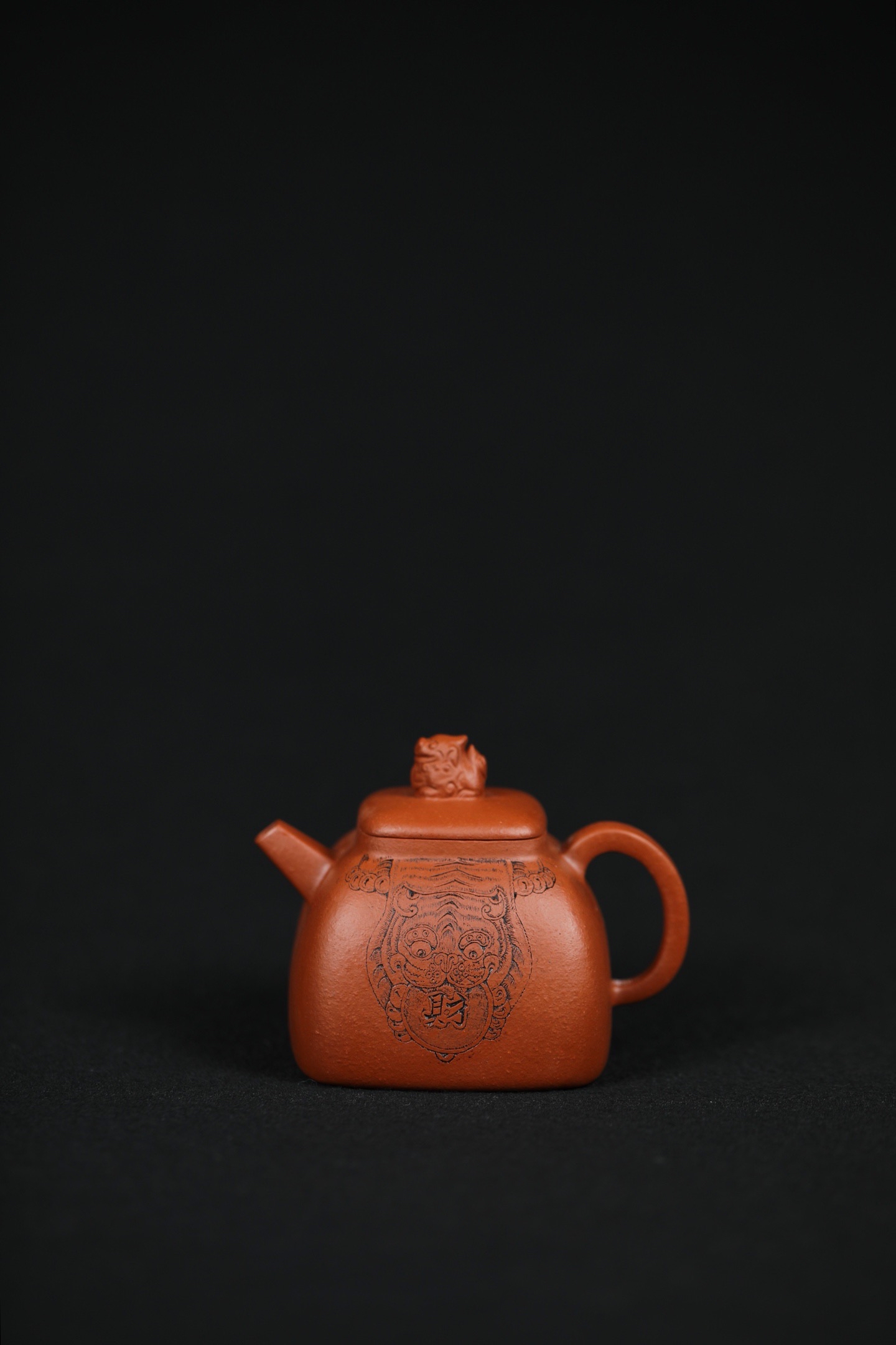 四方坦然·全手工 容量190cc 泥料,早期老朱泥 此壶